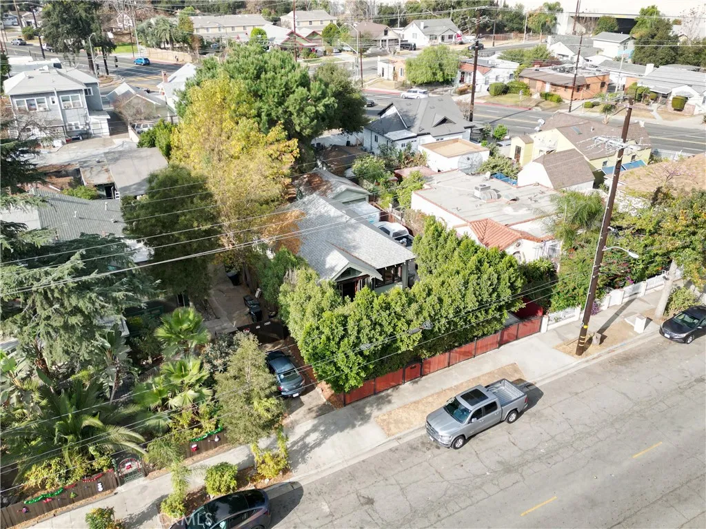 1355 N Gordon Street, Pomona, California 91768 home-pic-55